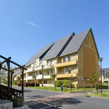 Nice Flat With Balcony And Parking In - Welkeys Lägenhet *