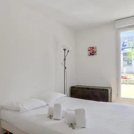 Nice Flat With Balcony And Parking In - Welkeys Lägenhet